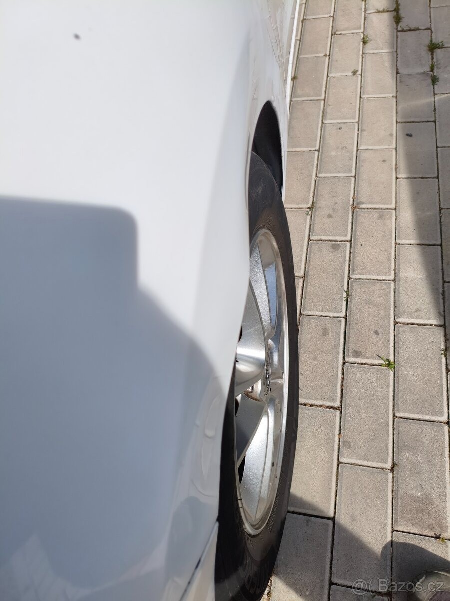 hyundai-i30-1-6-mpi-88-kw-r-v-2015 - 2