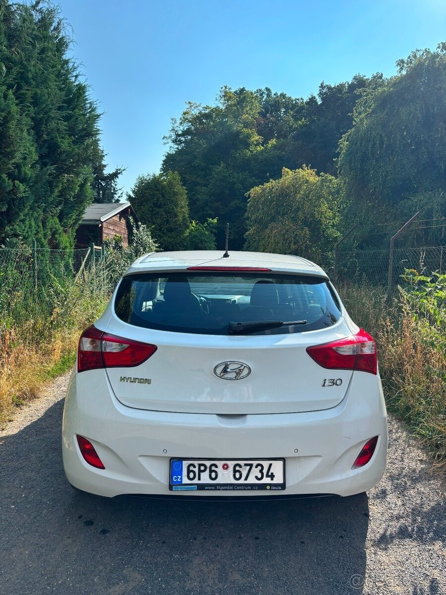 hyundai-i30-1-6-mpi-88-kw-r-v-2015 - 4