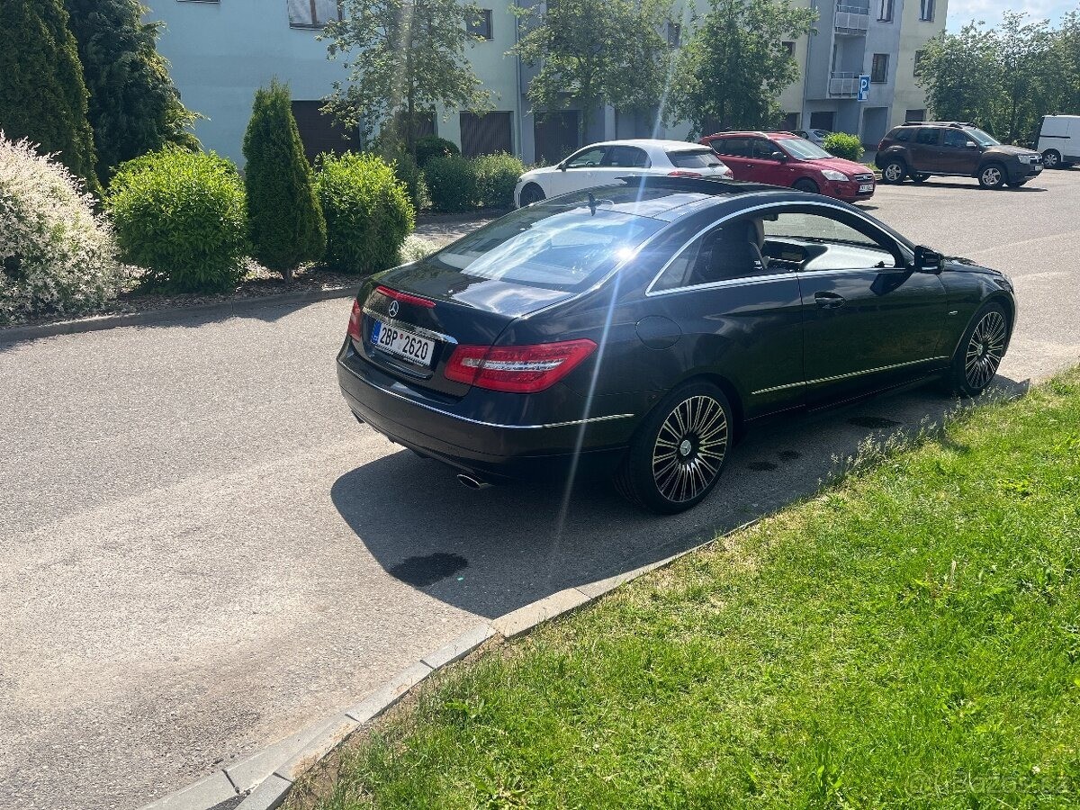 mercedes-benz-tridy-e-3-0-e-350-cdi-coupe - 1