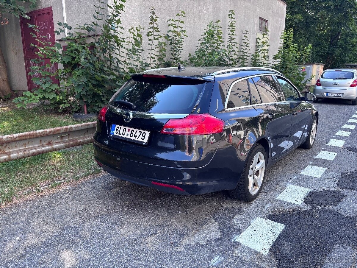 opel-insignia-2-0-sports-tourer-cdti - 1