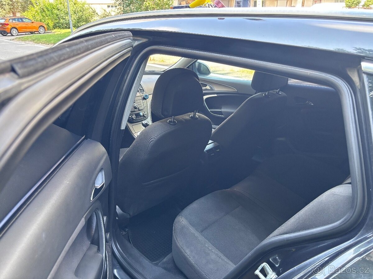 opel-insignia-2-0-sports-tourer-cdti - 5