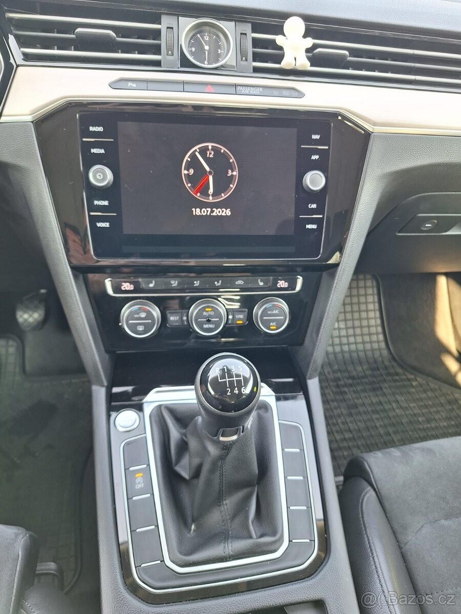 volkswagen-passat-2-0 - 8