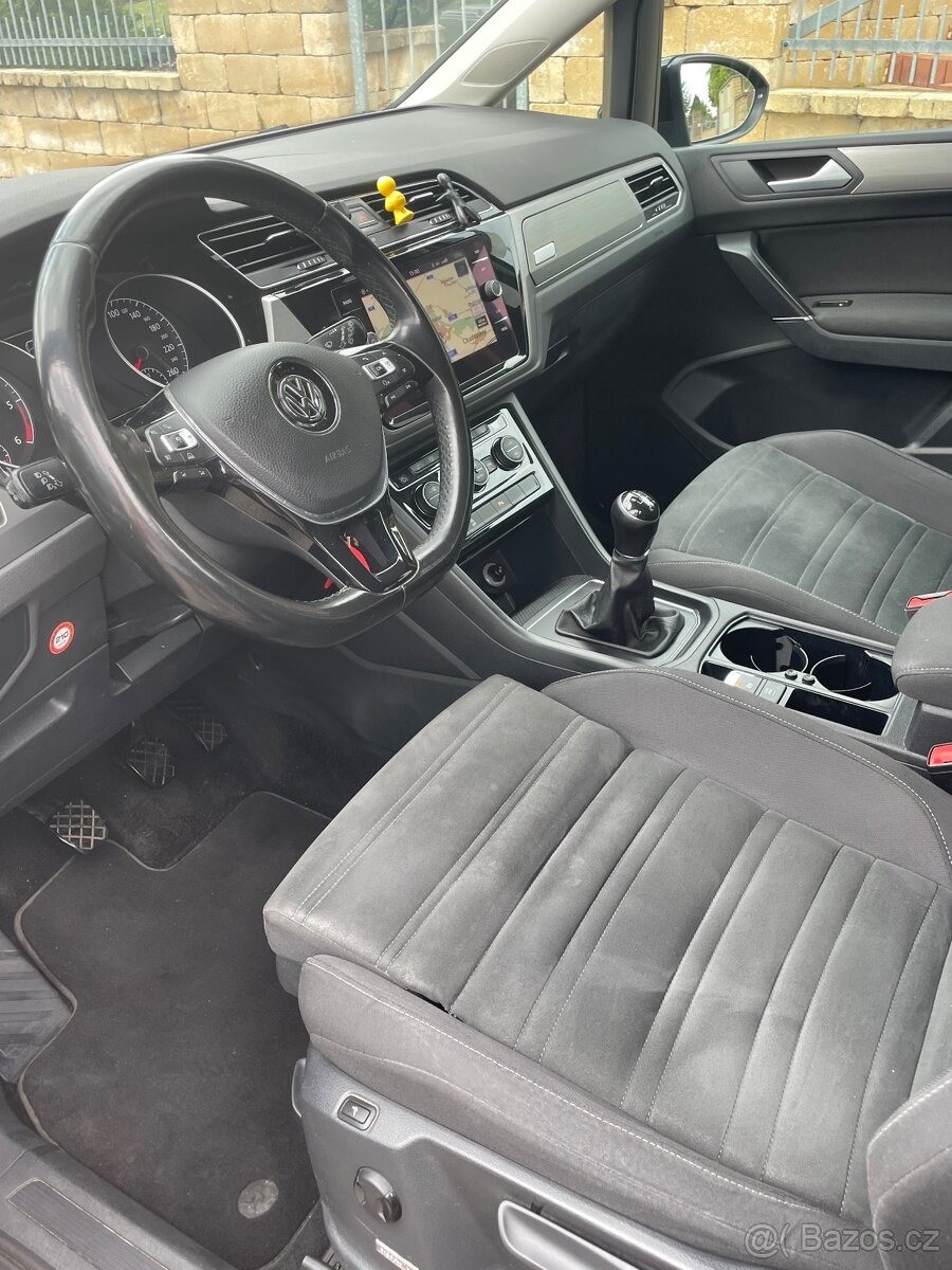 volkswagen-touran-1-6-tdi-85kw - 7