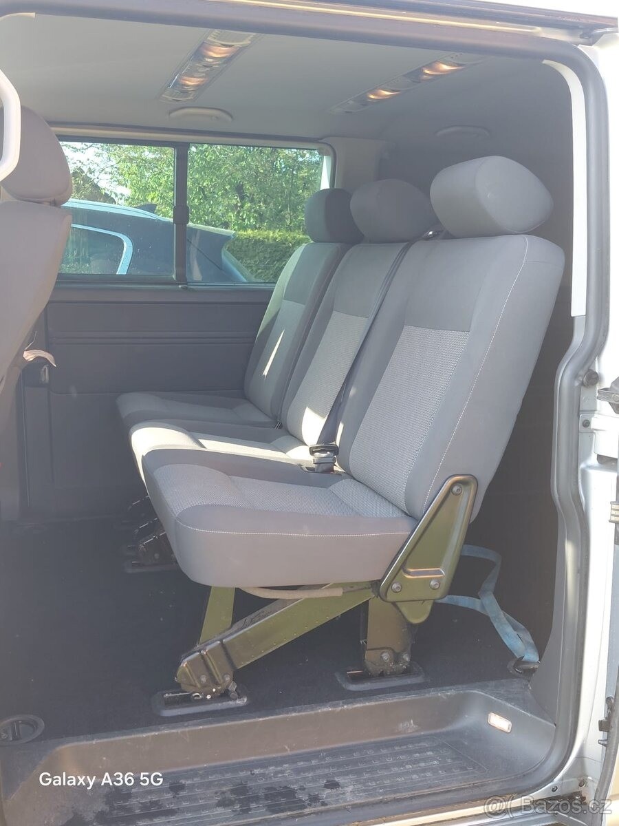 volkswagen-transporter-2-0 - 8