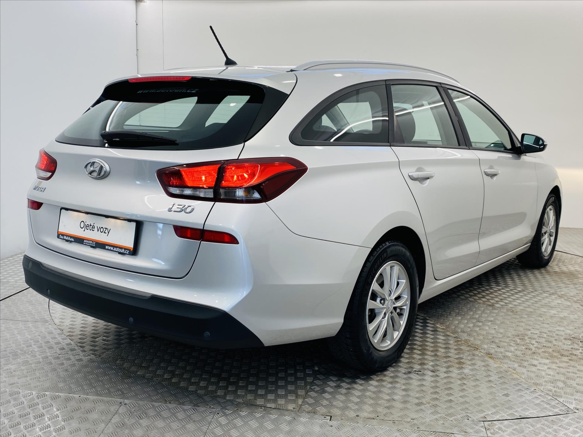 hyundai-i30-1-4-t-gdi-103kw - 1