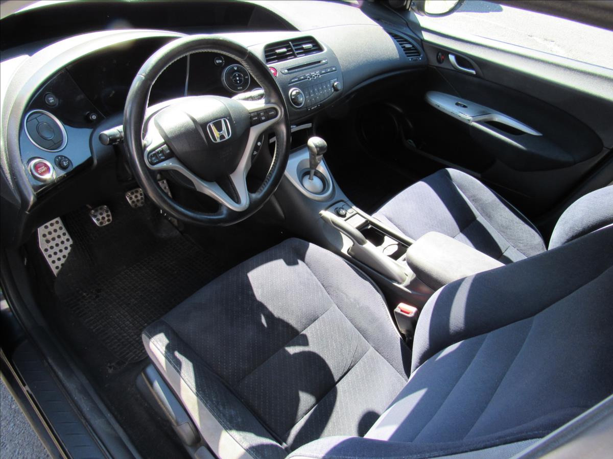 honda-civic-2-2-i-ctdi-103kw - 8