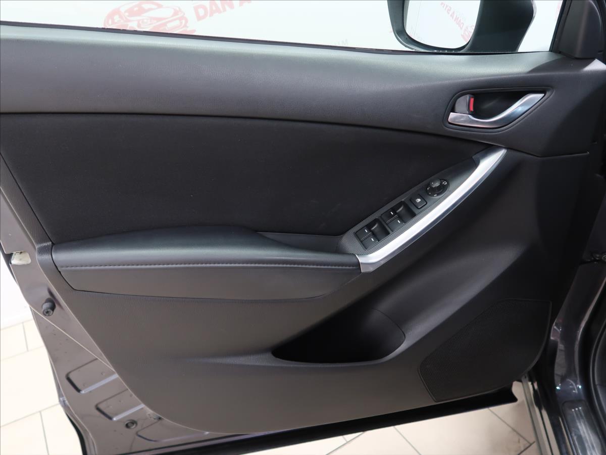 mazda-cx-5-2-0-i-attraction-1-majitel-top - 8