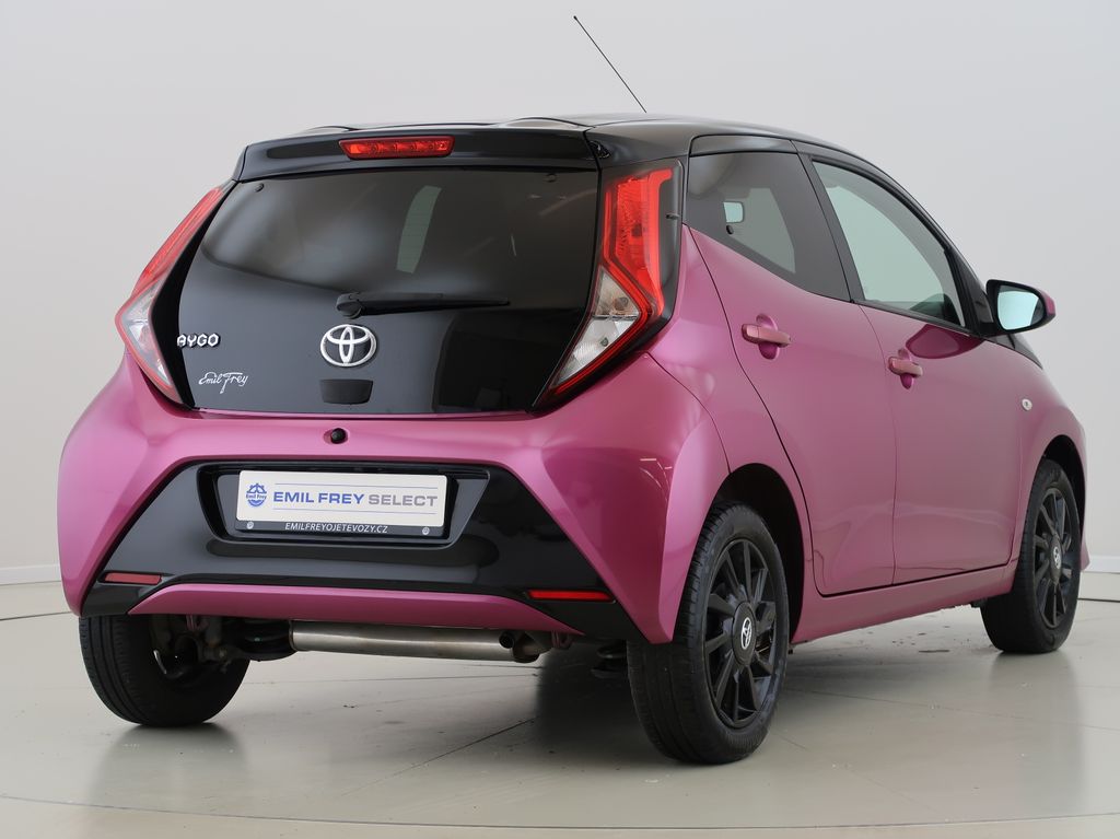 toyota-aygo-1-0-vvt-i-selection-kamera-cz - 4