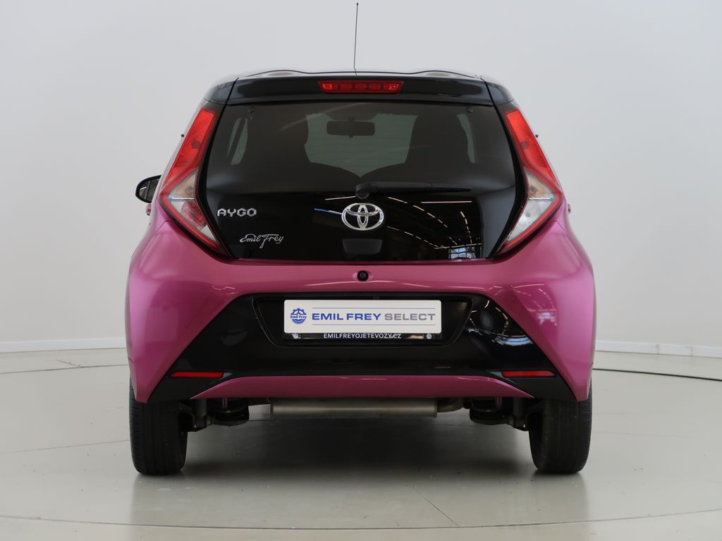 toyota-aygo-1-0-vvt-i-selection-kamera-cz - 5