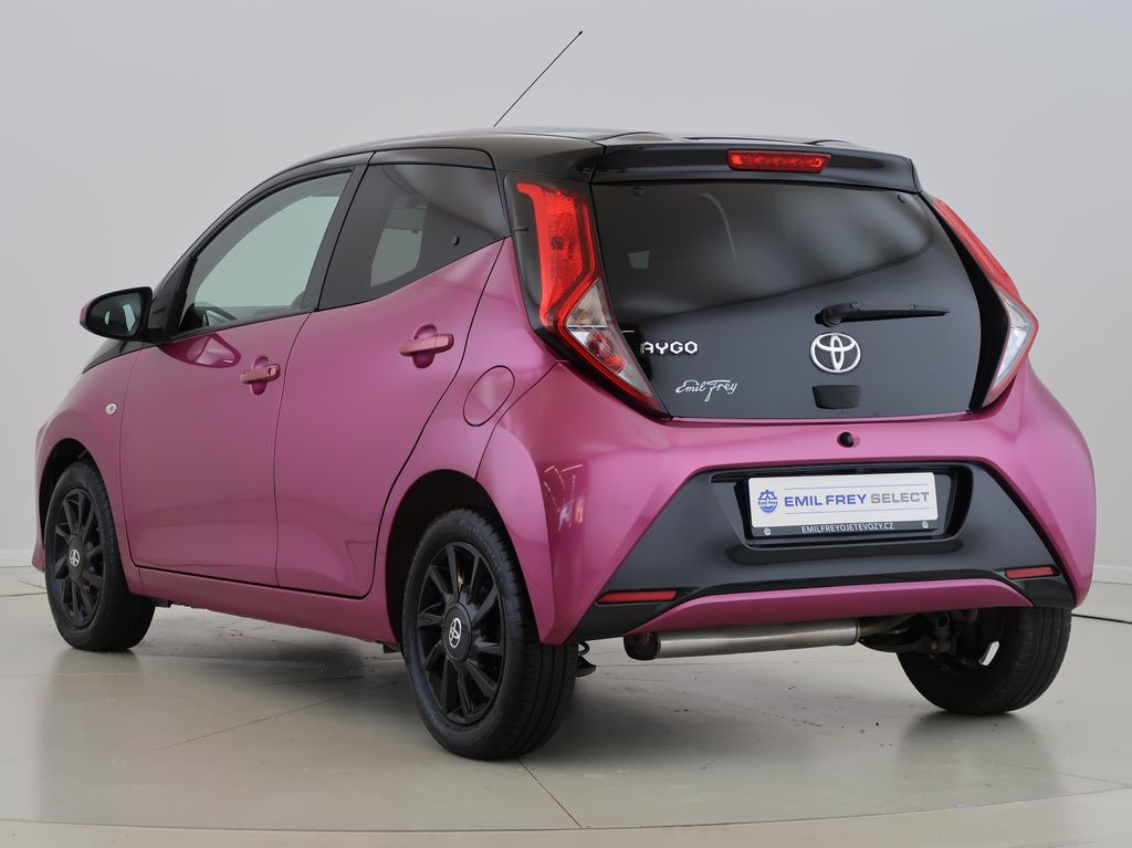 toyota-aygo-1-0-vvt-i-selection-kamera-cz - 6