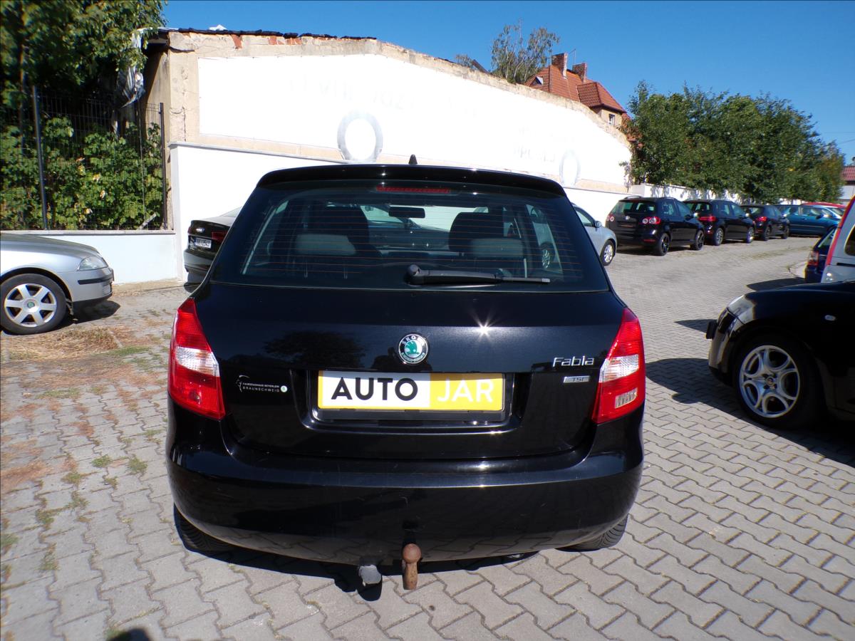 skoda-fabia-1-2-tsi-tazne-zarizeni-klima - 5