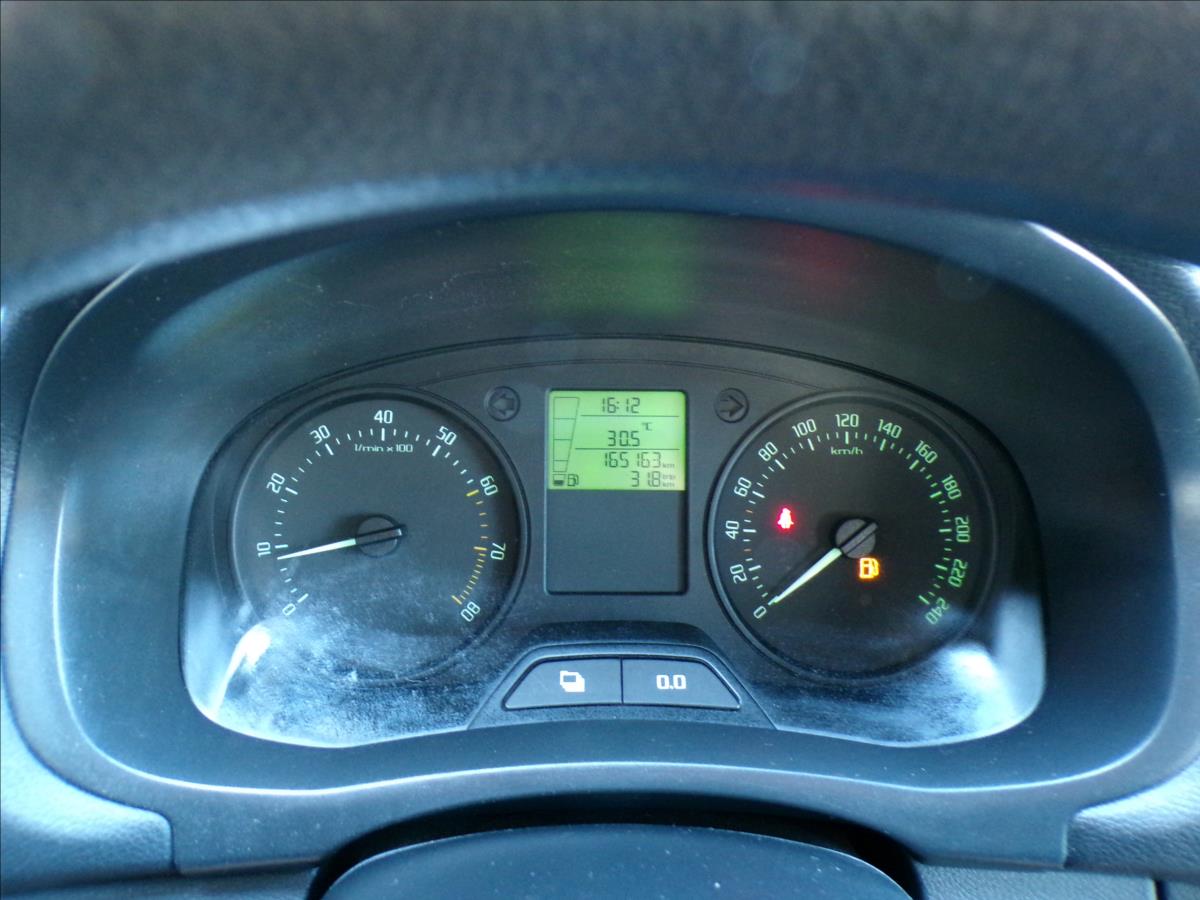 skoda-fabia-1-2-tsi-tazne-zarizeni-klima - 6