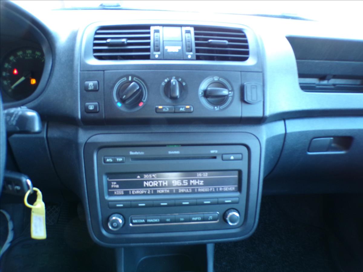 skoda-fabia-1-2-tsi-tazne-zarizeni-klima - 7