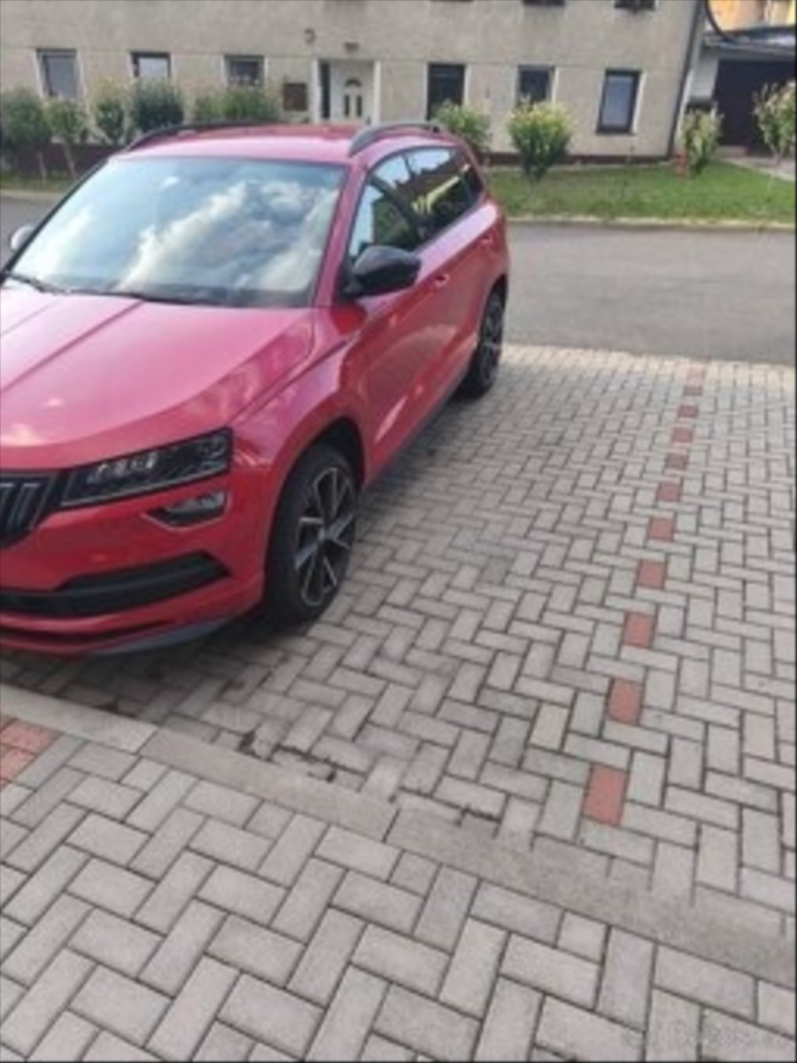 skoda-karoq-1-5-1-5tsi-sportline - 4