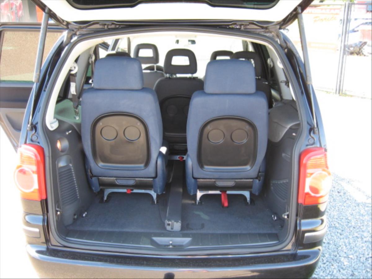 volkswagen-sharan-2-0-tdi-freestyle - 9