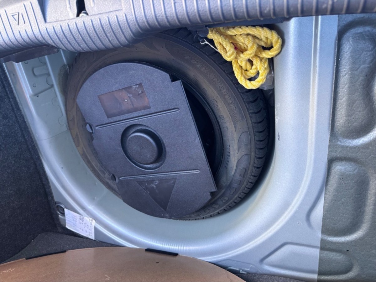 volkswagen-polo-1-2-vykon-40kw-rok-vyroby-2006 - 2