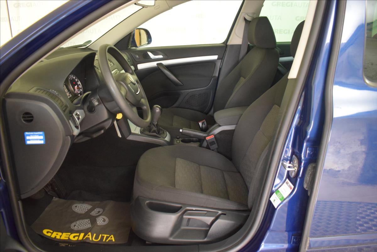 skoda-octavia-1-6-mpi-1-majitel-pr-servis - 8