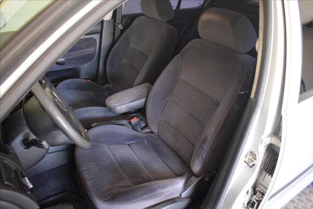 volkswagen-golf-1-4-i-eko-uhrazeno-klima - 8