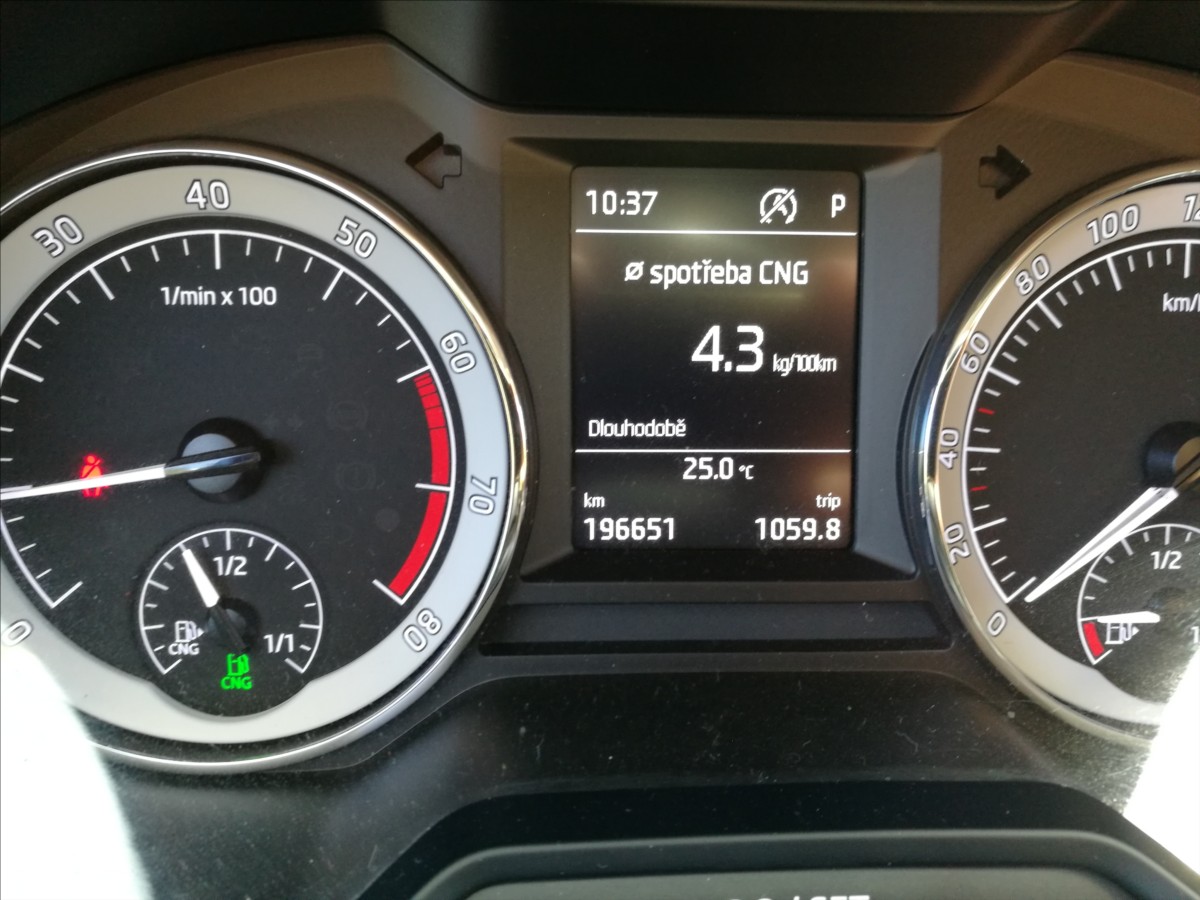 skoda-octavia-1-4-tsi-cng-dsg-style - 5