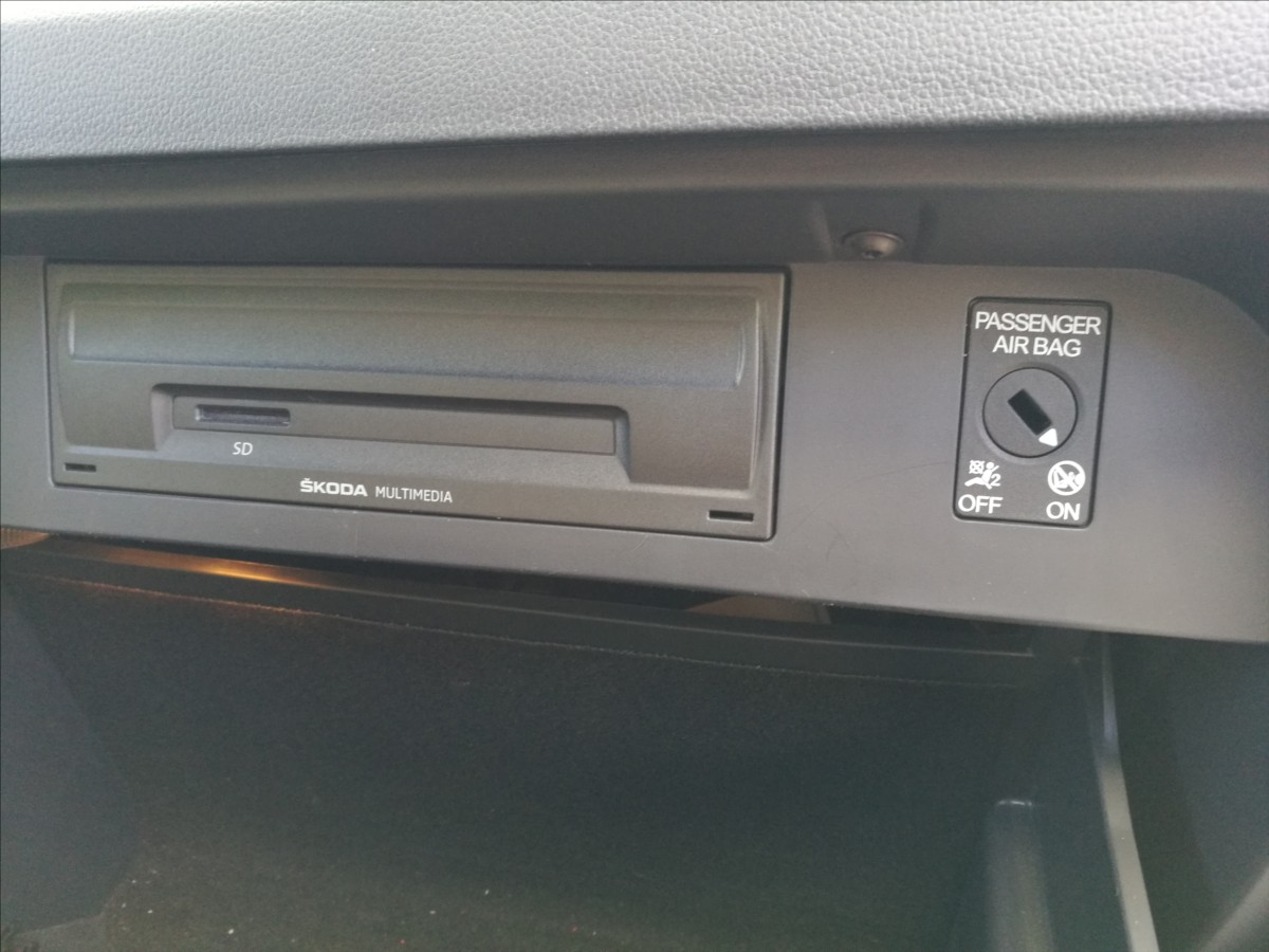 skoda-octavia-1-4-tsi-cng-dsg-style - 9