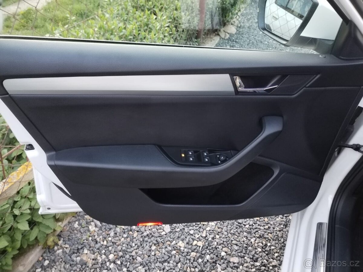 skoda-superb-2-0-tdi-110kw-2017 - 6
