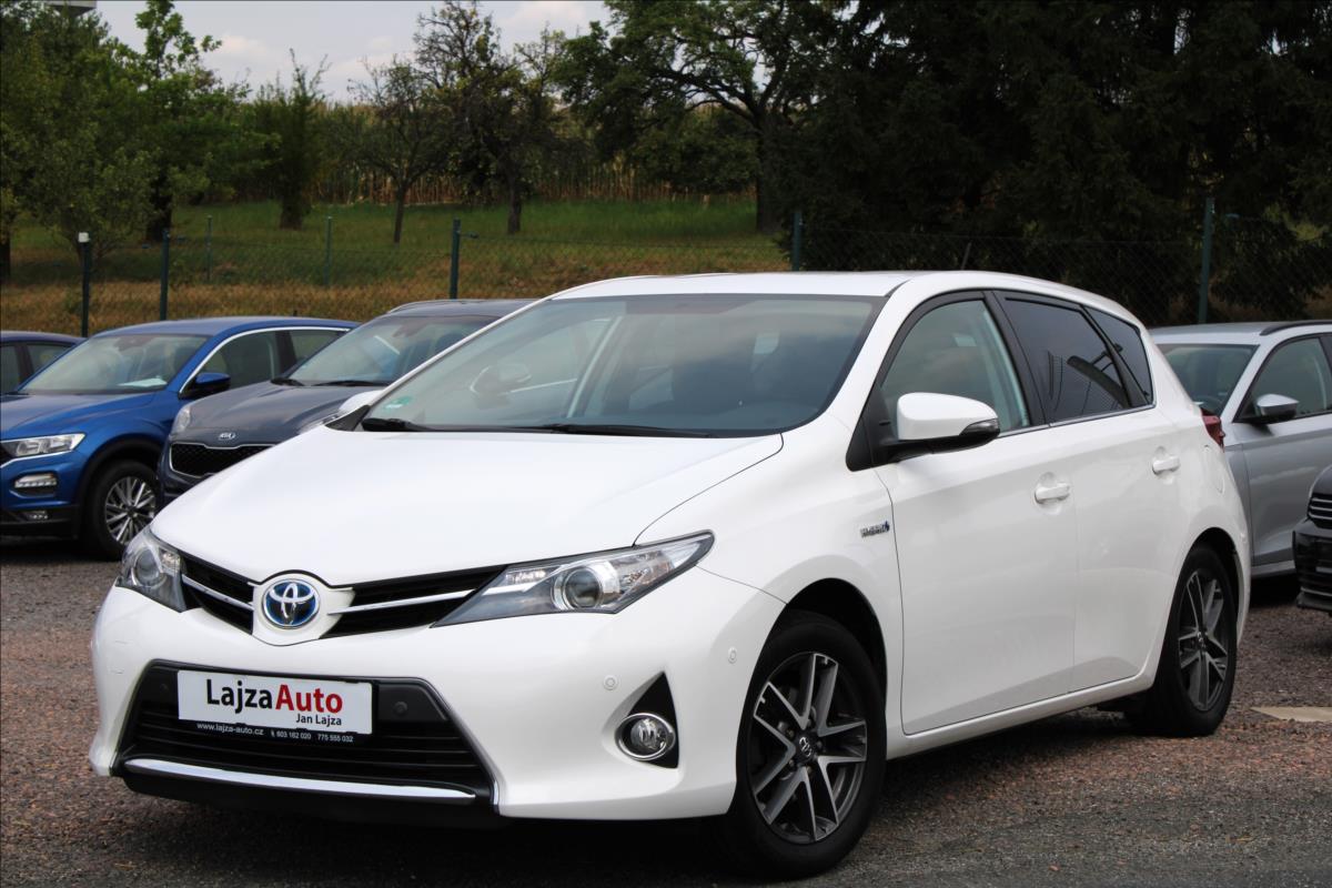 toyota-auris-1-8-hybrid-kamera-serviska - 1
