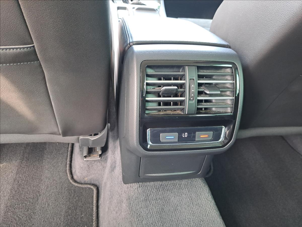 volkswagen-passat-2-0-tdi-dsg-4motion - 9