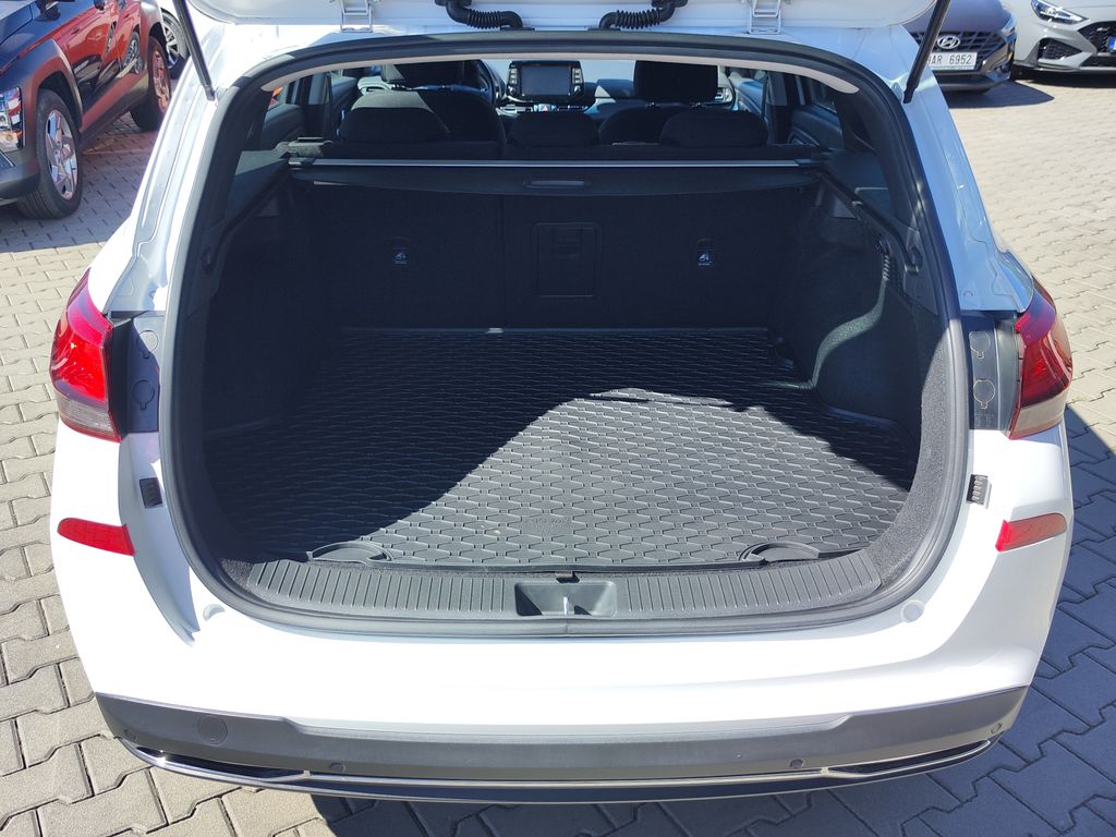 hyundai-i30-1-5-t-gdi-117kw-smart - 8