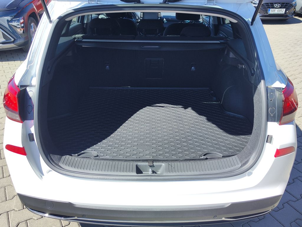 hyundai-i30-1-5-t-gdi-117kw-smart - 8