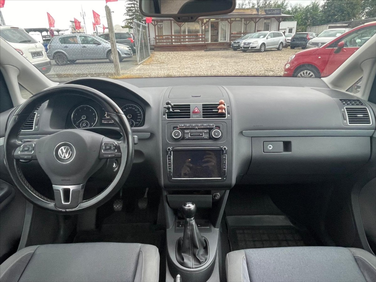 volkswagen-touran-1-4-tsi - 6