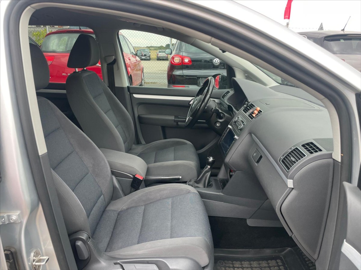 volkswagen-touran-1-4-tsi - 9