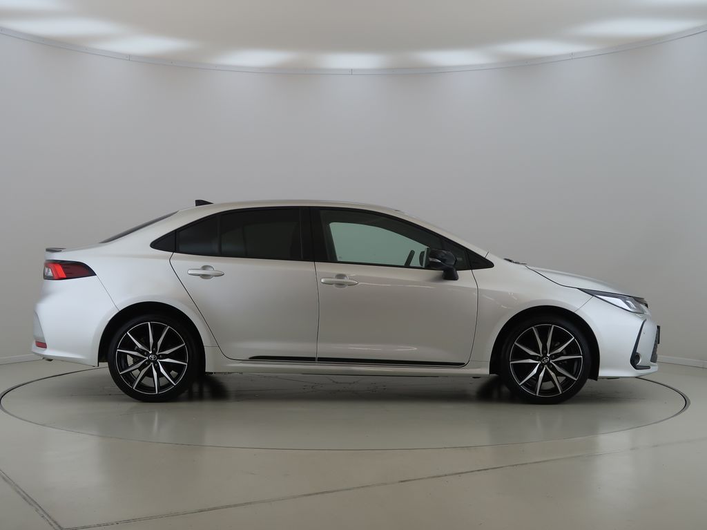 toyota-corolla-1-8hybrid-cz-1maj-gr-sport - 3