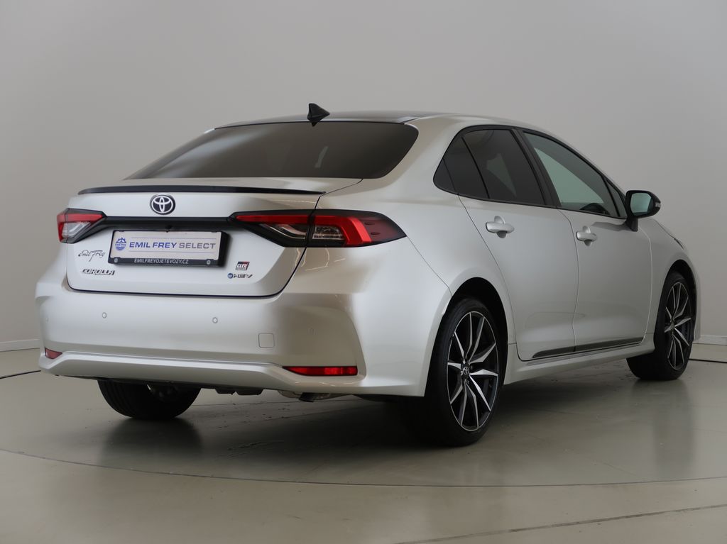 toyota-corolla-1-8hybrid-cz-1maj-gr-sport - 4