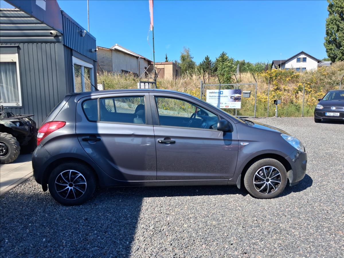 hyundai-i20-1-4-1-4i-automat-po-servisu - 7