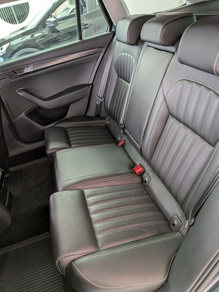 skoda-superb-2-0-tdi-110-kw - 9
