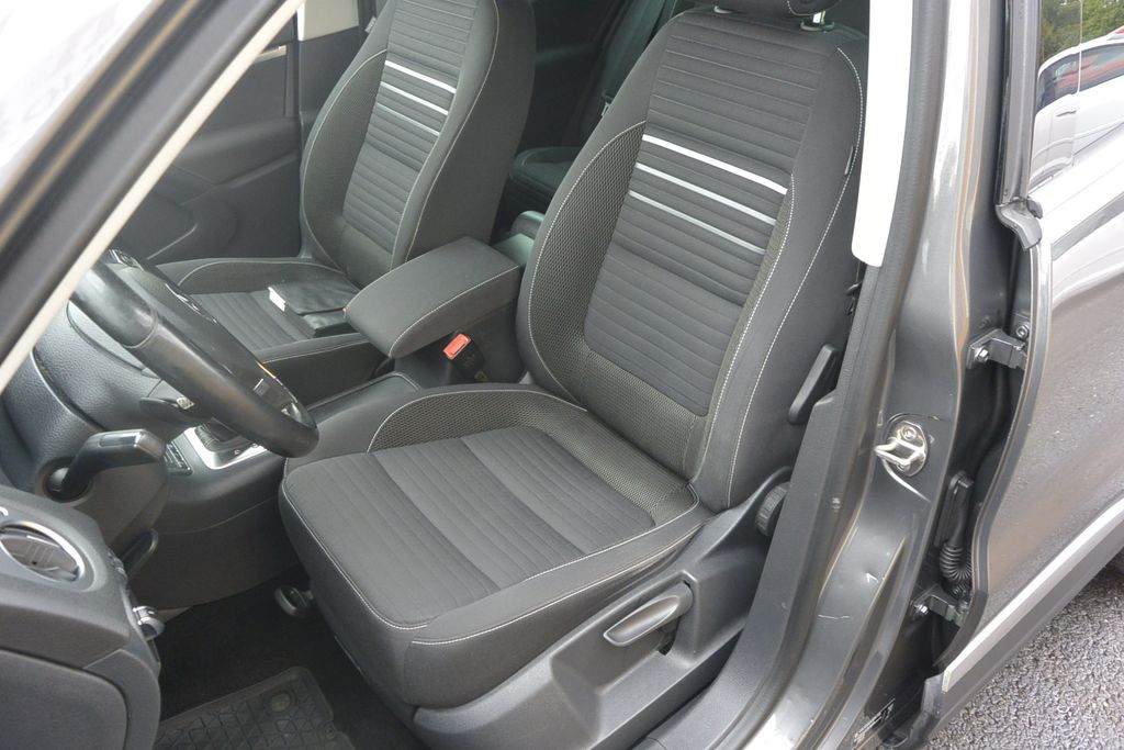 volkswagen-tiguan-2-0tdi-cup-dsg-4x4 - 9