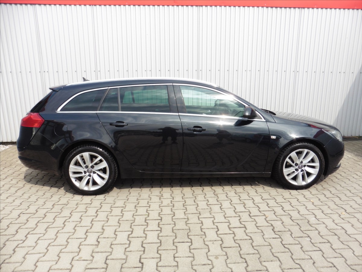 opel-insignia-2-0-cosmo-sports-tourer - 5