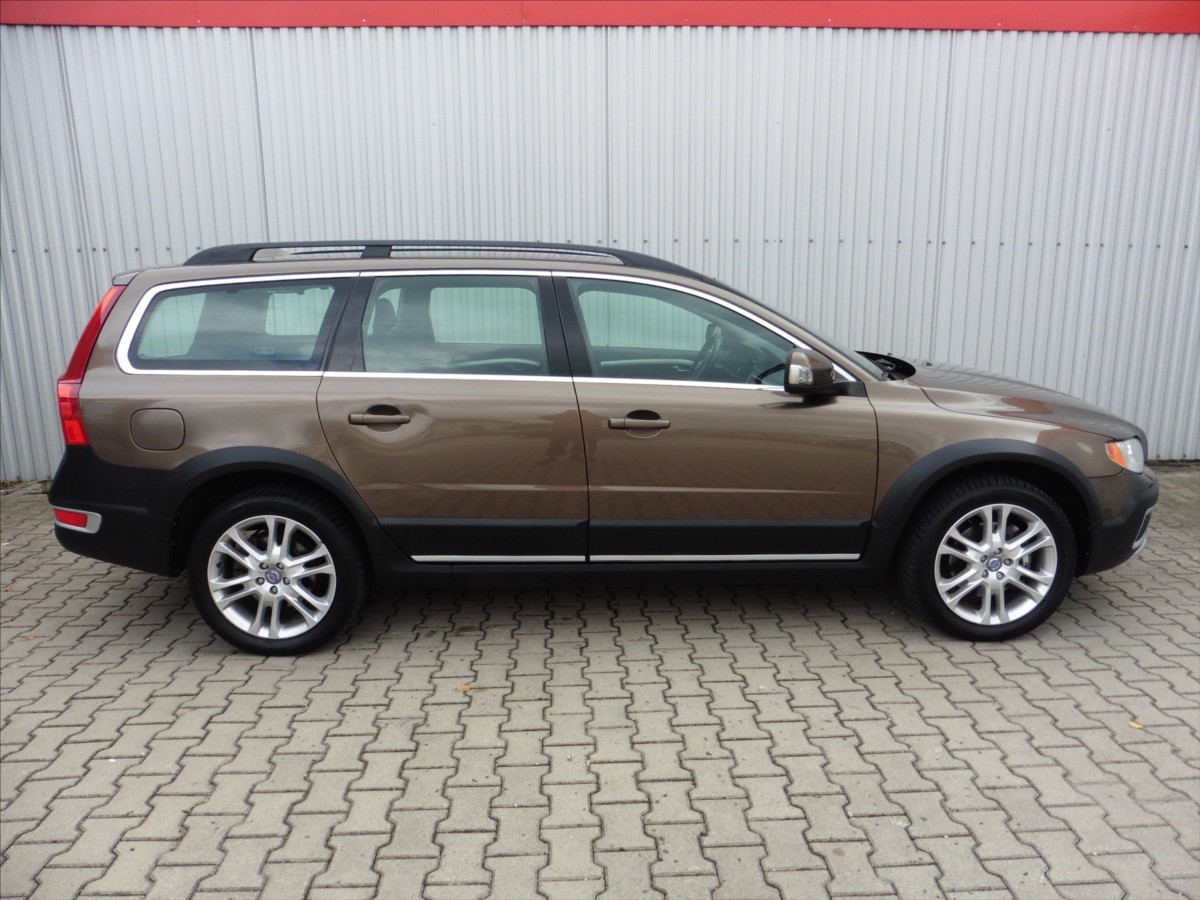 volvo-xc70-2-4-d-summum-awd-navi - 5