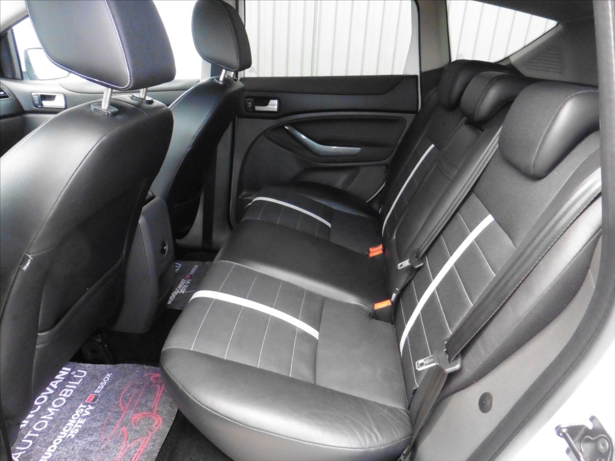 ford-kuga-2-0-tdci-titanium-4x4 - 8
