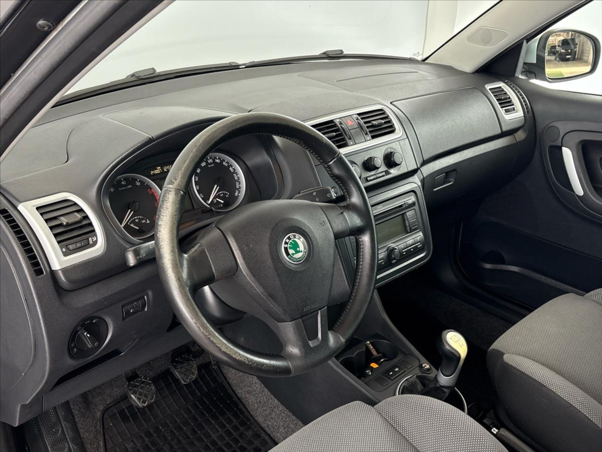 skoda-fabia-1-6-16v-sport-edition - 5