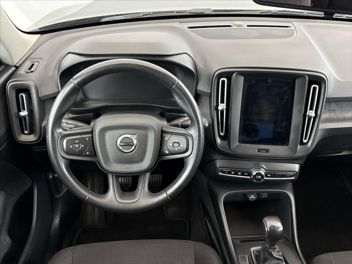 volvo-xc40-1-5-t2-momentum-core - 4