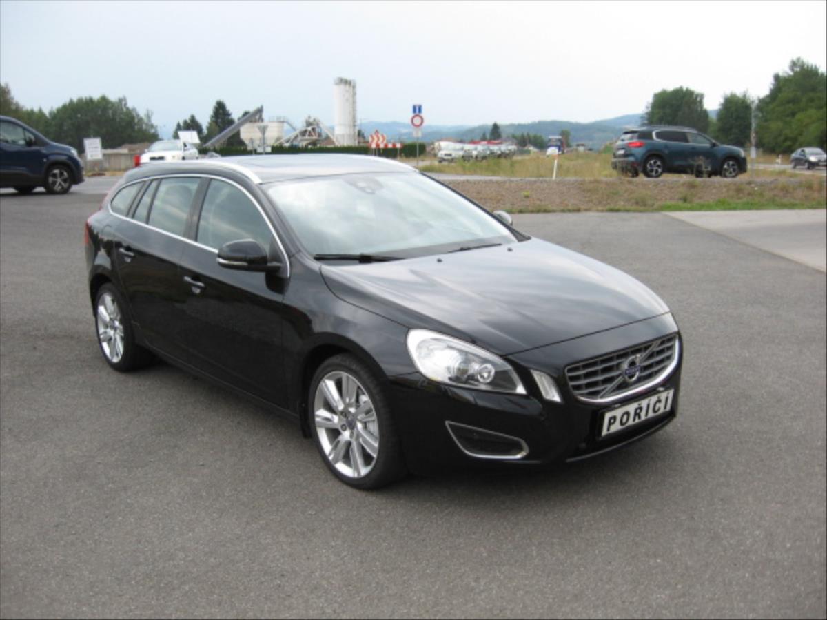 volvo-v60-2-4-awd-d5-summum - 2