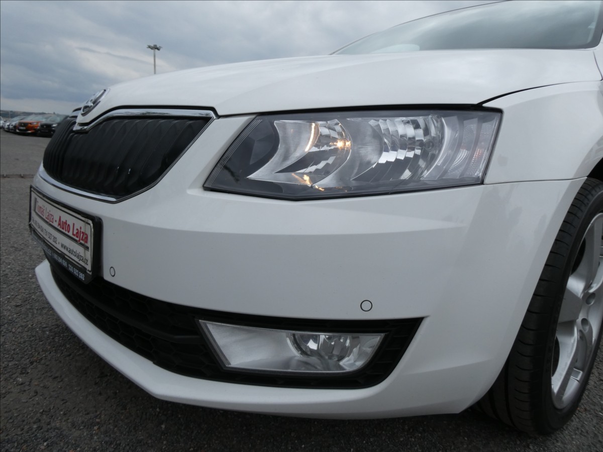 skoda-octavia-2-0-tdi110kw-elegance-cr-zaves - 3