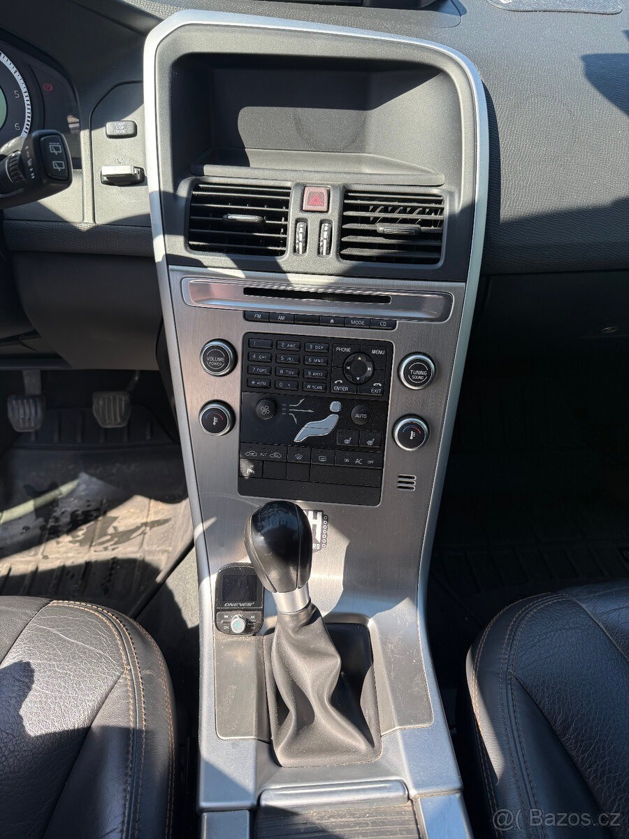 volvo-xc60-2-4-d5-r-v-2009 - 9