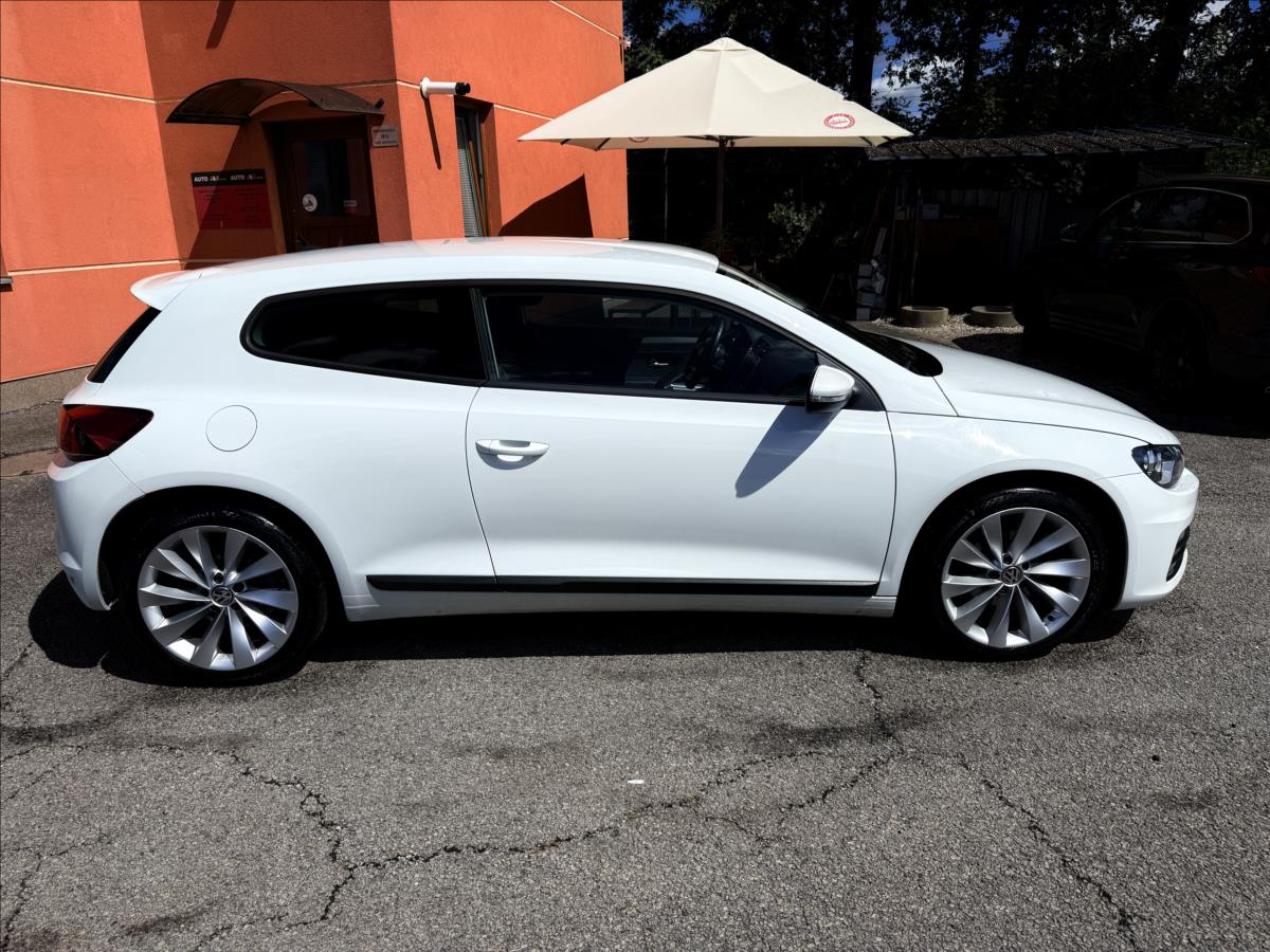 volkswagen-scirocco-2-0-tsi-dsg - 3