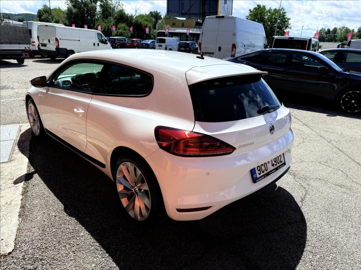 volkswagen-scirocco-2-0-tsi-dsg - 6