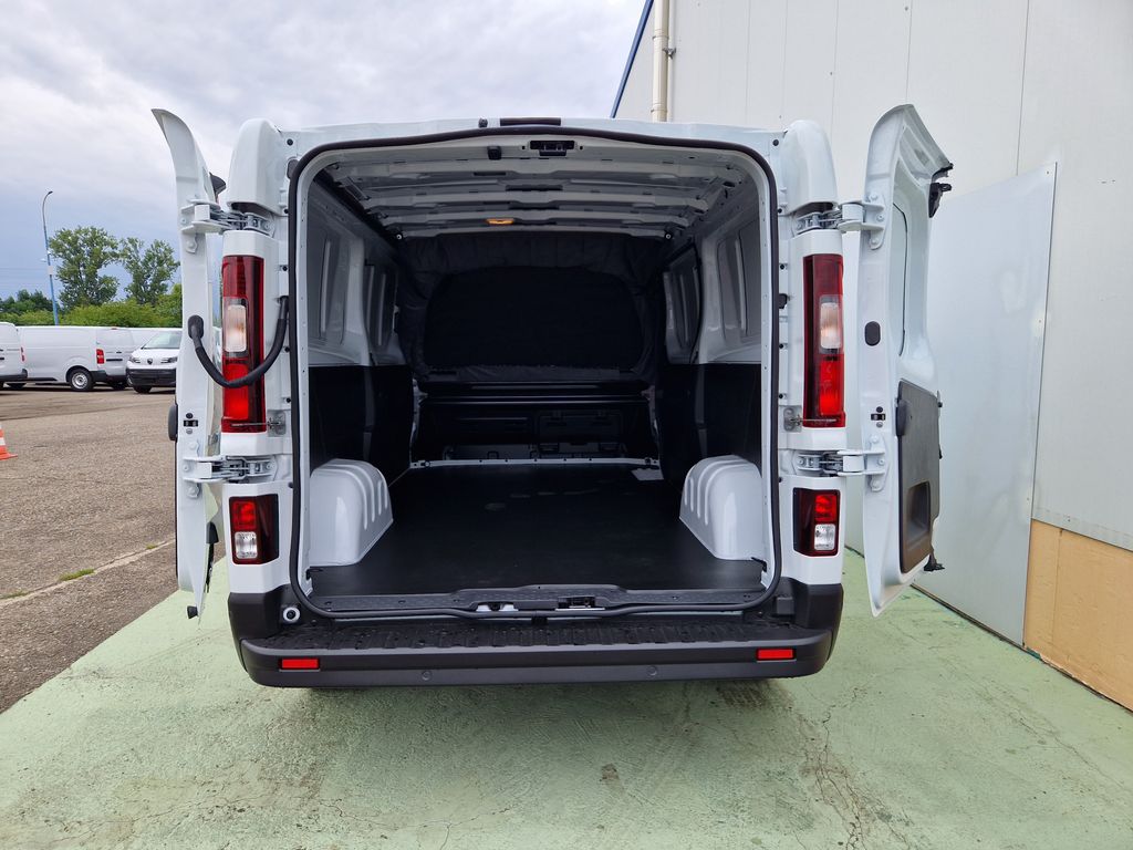 renault-trafic-2-0dci-do-2-49t-spani-topeni - 8