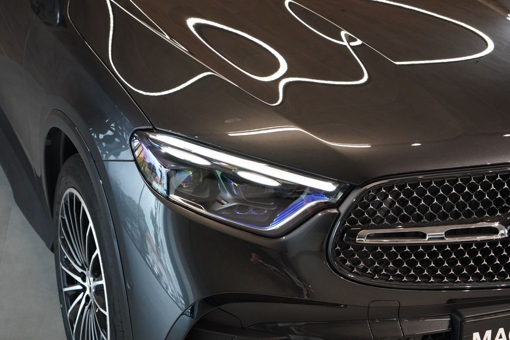 mercedes-benz-glc-220d-4m-amg-ventilace-tazne - 3