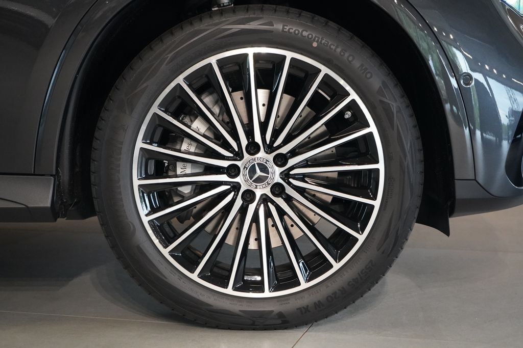 mercedes-benz-glc-220d-4m-amg-ventilace-tazne - 6