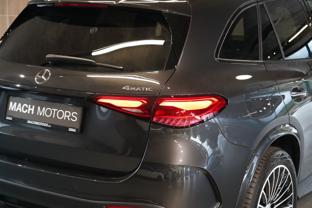 mercedes-benz-glc-220d-4m-amg-ventilace-tazne - 8